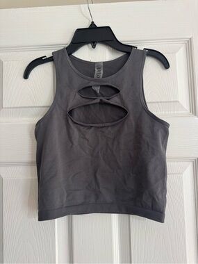 Andwnd Gray Cutout Crop Tank Top